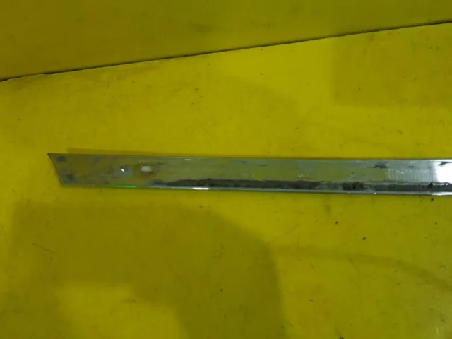 Молдинг крышки багажника для Mercedes-Benz GL class X166 2012-2016 на фотографиях