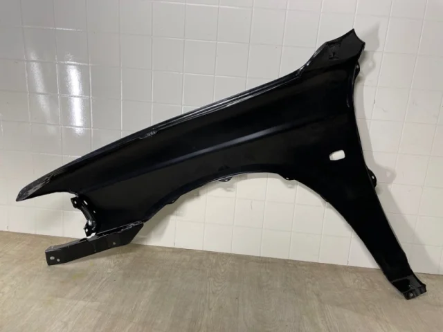 Крыло правое для Mitsubishi Pajero Sport K90 1997-2009 на фотографиях