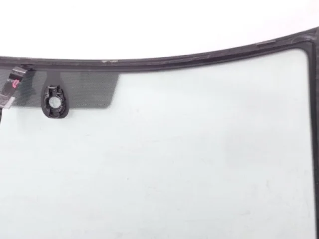 Лобовое (ветровое) стекло для Skoda Rapid II 2020+ на фотографиях