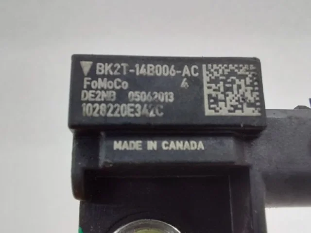 Датчик лобового удара для Ford Explorer U502 2011-2016 на фотографиях