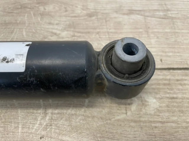 Амортизатор задний правый для Audi Q7 4M 2015+ на фотографиях