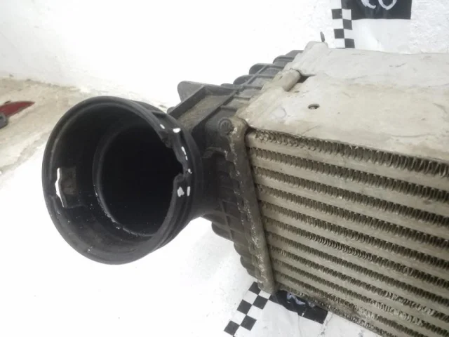 Интеркулер для BMW X5 Е70 2006-2013 на фотографиях