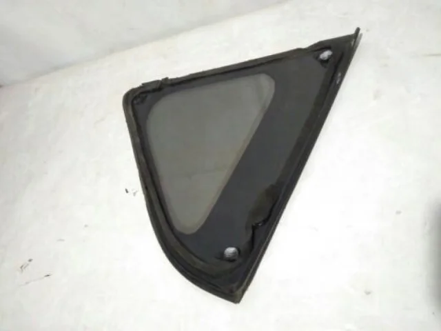 Форточка задняя левая для Toyota RAV4 XA30 2005-2012 на фотографиях