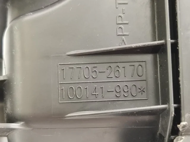 Корпус воздушного фильтра для Toyota RAV4 XA40 rest 2015-2019 на фотографиях