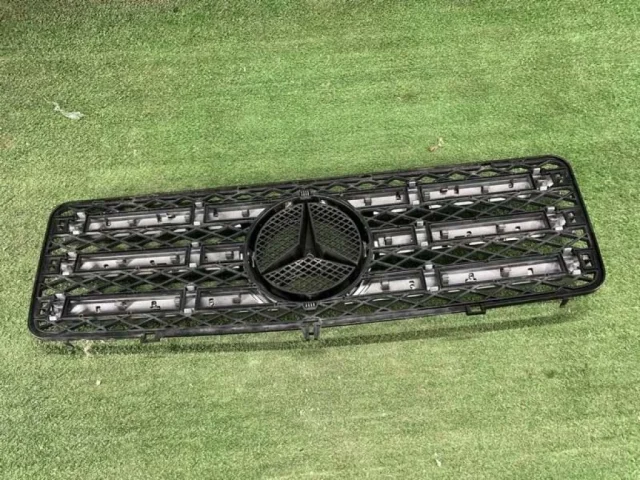 Решетка радиатора для Mercedes-Benz G class W463 rest.VI 2012-2015 на фотографиях