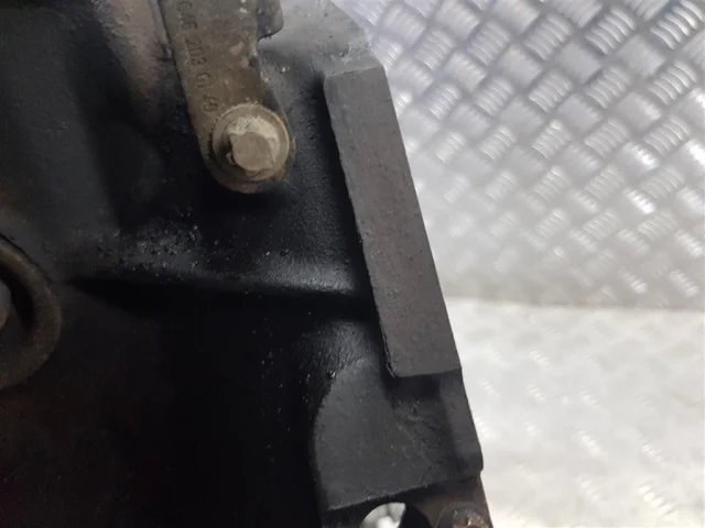 Двигатель без навесного для Mercedes-Benz Vito W639 Viano 2003-2013 на фотографиях