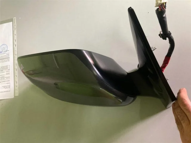 Зеркало боковое правое для Toyota Land Cruiser 200 2007-2015 на фотографиях