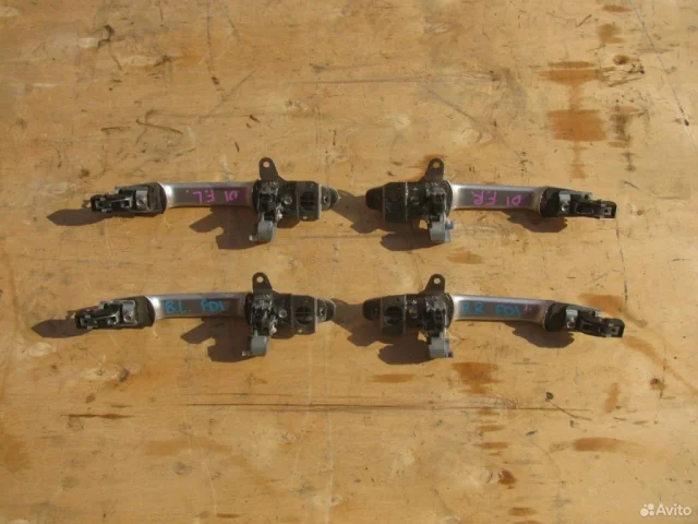 Двери для Honda Civic FA 2005-2010 седан на фотографиях