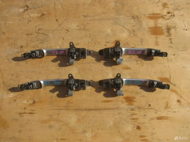 Двери для Honda Civic FA 2005-2010 седан на фотографиях