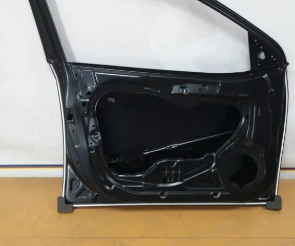 Дверь передняя левая для Kia Cerato TD 2009-2013 на фотографиях