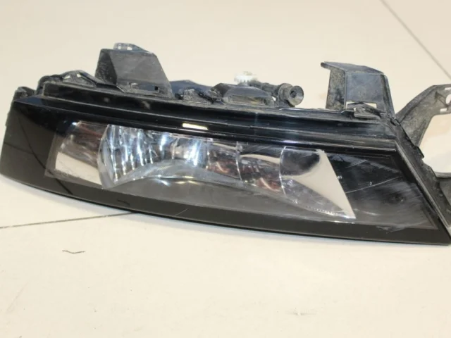 Противотуманка (ПТФ) передняя левая для Skoda Rapid I NH3 2012-2017 на фотографиях