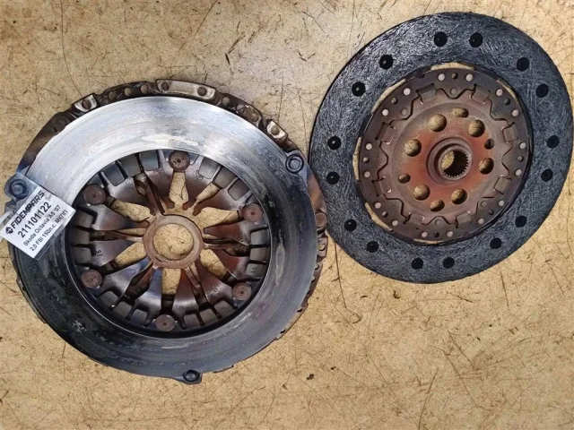 Сцепление в сборе для Volkswagen Passat (B6, Typ 3C) 2005-2010 на фотографиях