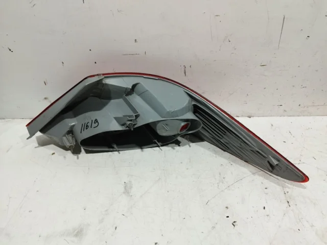 Фонарь внешний левый для Hyundai Solaris 1 RB (2011-2013) на фотографиях