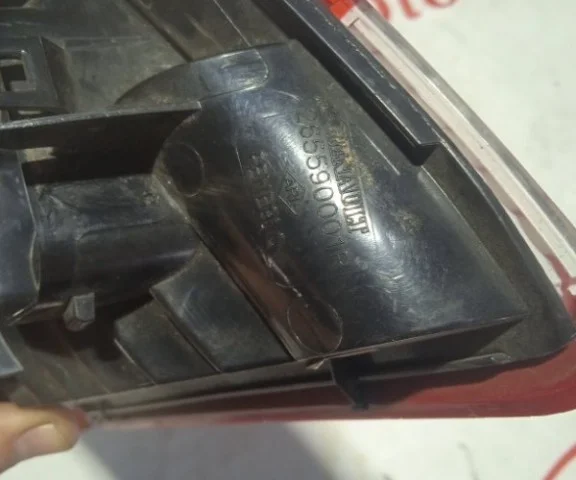 Фонарь внутренний правый для Renault Laguna Лифтбек X91 2007-2011 на фотографиях