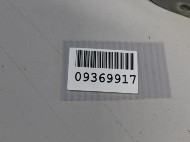 Петля капота левая для Hyundai Solaris 1 RB (2011-2013) на фотографиях