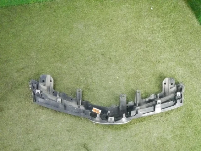 Решетка радиатора для Toyota Corolla E180 rest (RU) 2016-2019 на фотографиях