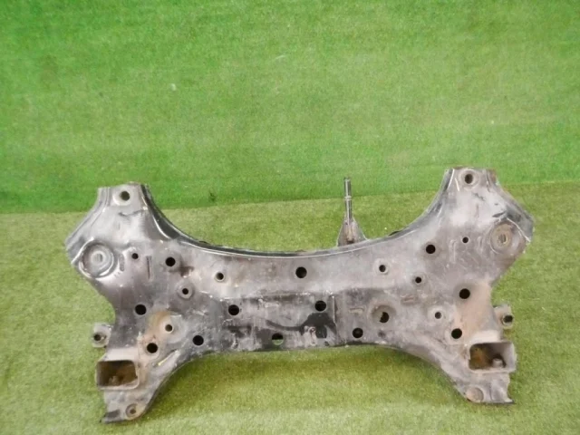 Подрамник двигателя для Hyundai Solaris 2 (2017-2022) на фотографиях