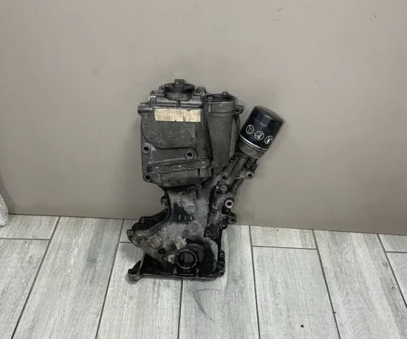 Передняя крышка двигателя для Volkswagen Polo V Седан (6R) 2009-2015 на фотографиях