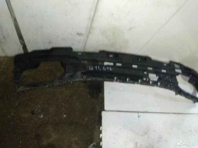 Кронштейн заднего бампера левый для BMW 7er G11/G12 2015-2021 на фотографиях