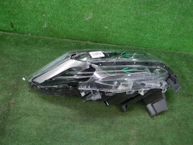 Фара ксенон левая для Toyota Alphard H30 2015+ на фотографиях
