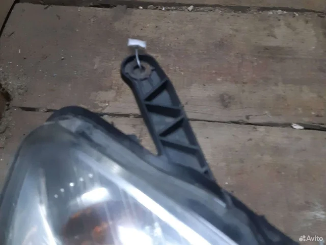 Фара правая для Opel Zafira B 2005-2015 на фотографиях