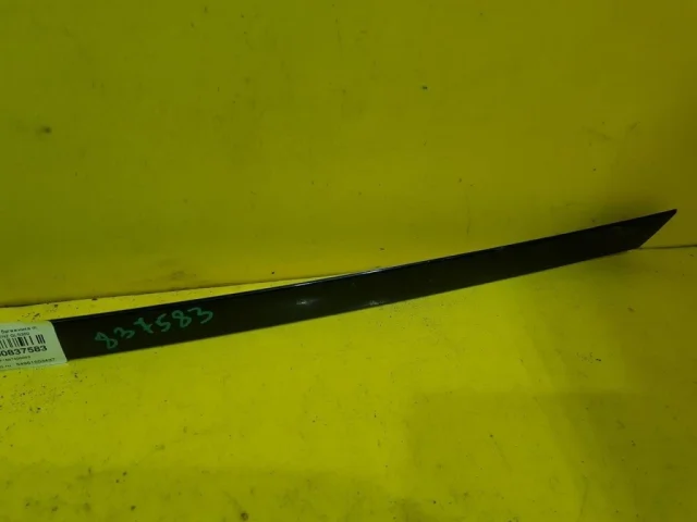 Молдинг крышки багажника для Mercedes-Benz GL class X166 2012-2016 на фотографиях