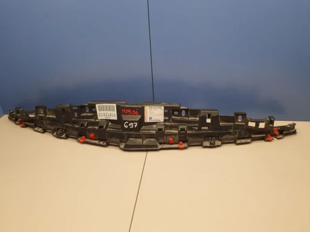 Замок капота для Opel Insignia Седан A 2008-2017 на фотографиях