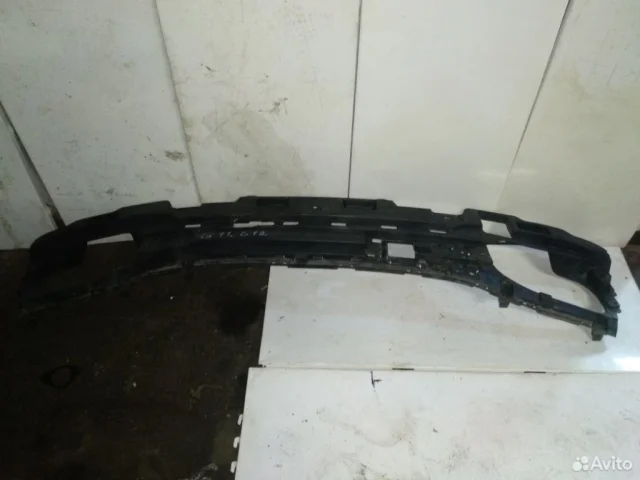 Кронштейн заднего бампера левый для BMW 7er G11/G12 2015-2021 на фотографиях