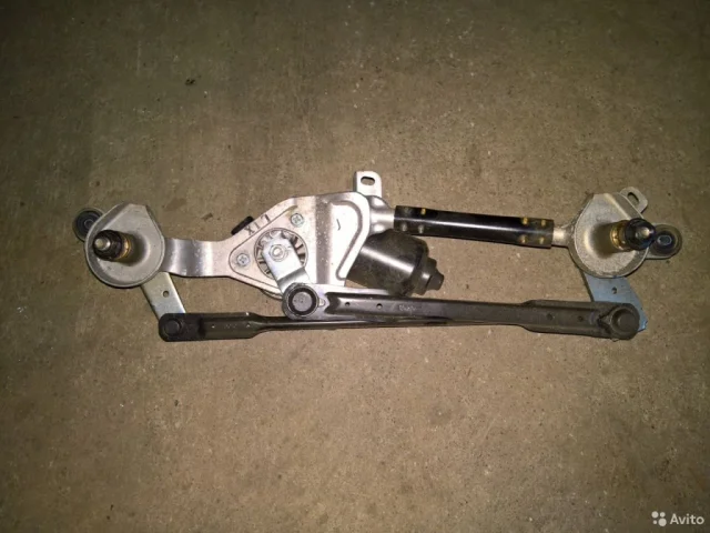 Мотор стеклоочистителя для Hyundai Solaris 1 RB (2011-2013) на фотографиях