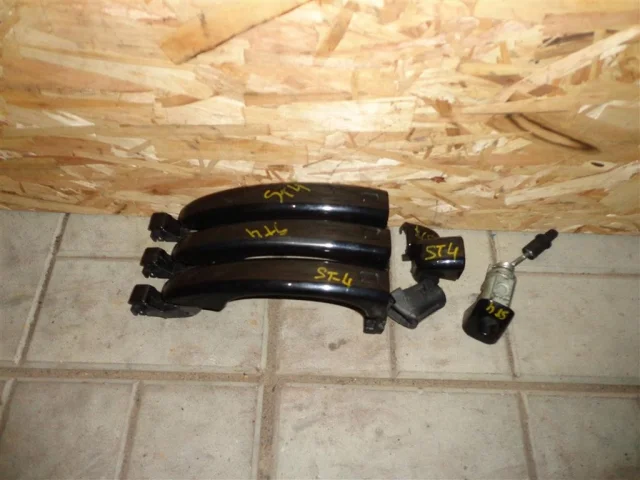 Ручка двери передняя левая внешняя для Audi Q5 8R 2008-2016 на фотографиях