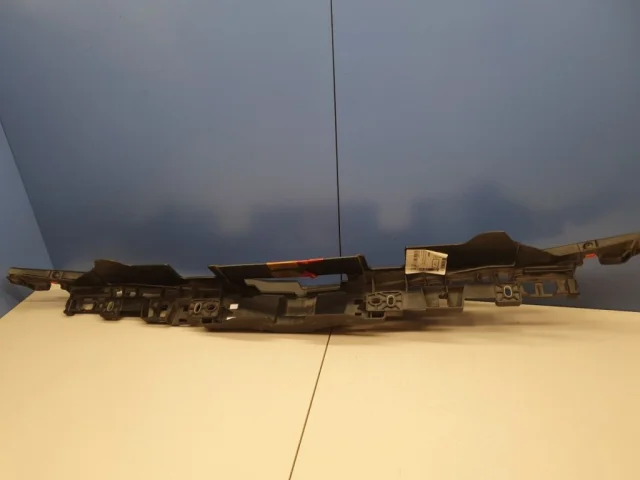 Замок капота для Opel Insignia Седан A 2008-2017 на фотографиях