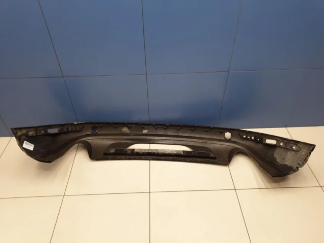 Накладка заднего бампера для Volkswagen Touareg II (7P5) 2010-2014 на фотографиях