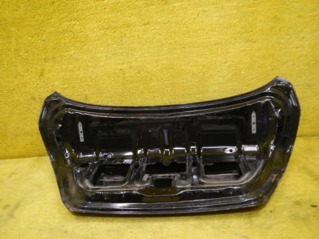 Крышка багажника для Nissan Tiida SC11 Седан 2007-2014 на фотографиях