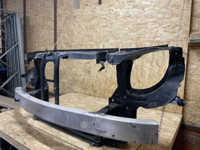 Панель радиатора (телевизор) для Mercedes-Benz GL class X164 2006-2012 на фотографиях