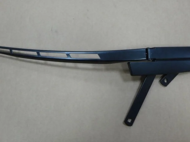 Поводок лобового стеклоочистителя правый для Audi Q7 4L 2005-2015 на фотографиях