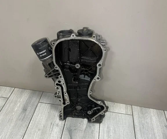 Передняя крышка двигателя для Volkswagen Polo V Седан (6R) 2009-2015 на фотографиях