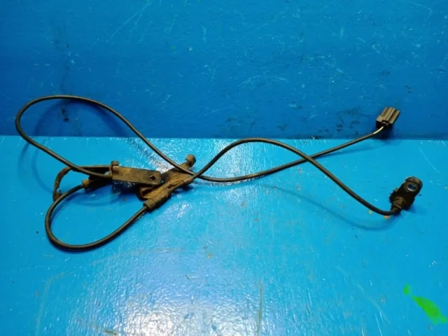 Датчик ABS передний правый для Toyota RAV4 XA30 2005-2012 на фотографиях