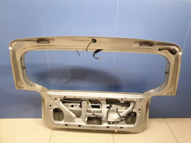 Крышка багажника для Toyota Corolla E120/E130 Хэтчбек 2001-2007 на фотографиях