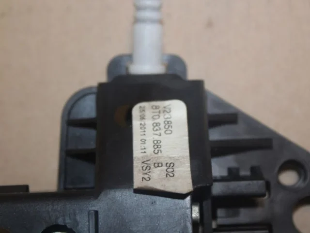 Ручка двери передняя левая внешняя для Audi Q5 8R 2008-2016 на фотографиях