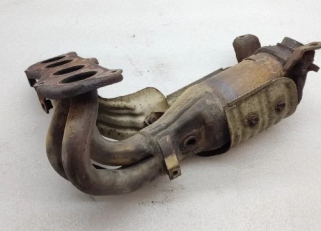 Выпускной коллектор для Toyota RAV4 XA30 2005-2012 на фотографиях