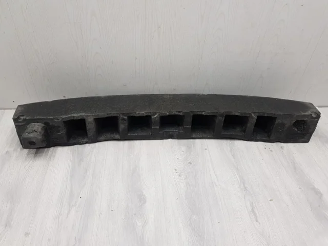 Усилитель переднего бампера для Skoda Rapid I rest NH3 2017-2020 на фотографиях