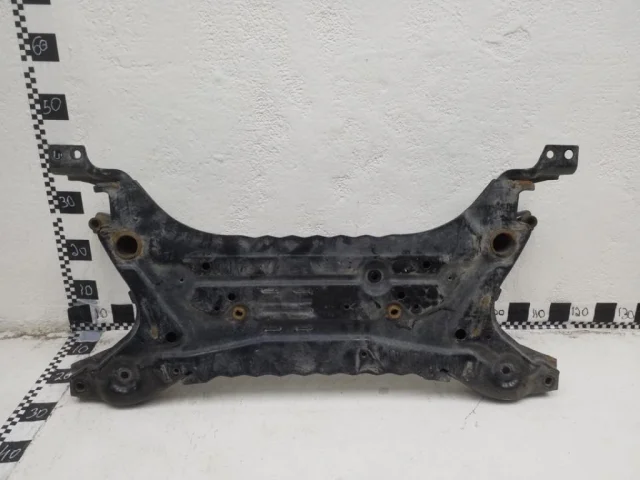 Подрамник двигателя для Mitsubishi Outlander III GF0W 2012-2016 на фотографиях