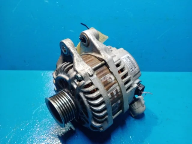 Генератор для Mazda CX 5 KE 2011-2017 на фотографиях