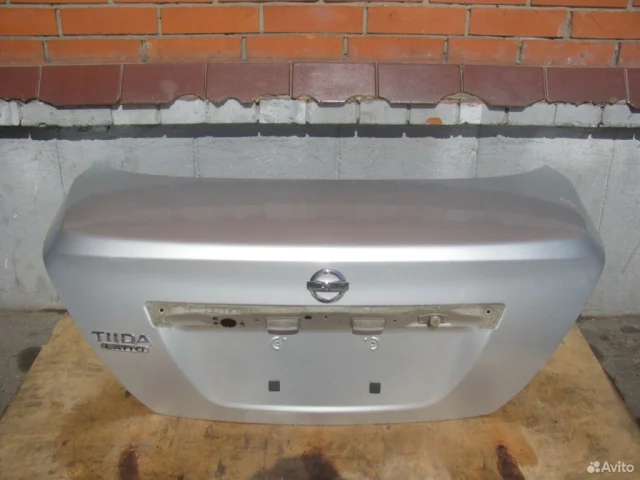 Крышка багажника для Nissan Tiida SC11 Седан 2007-2014 на фотографиях