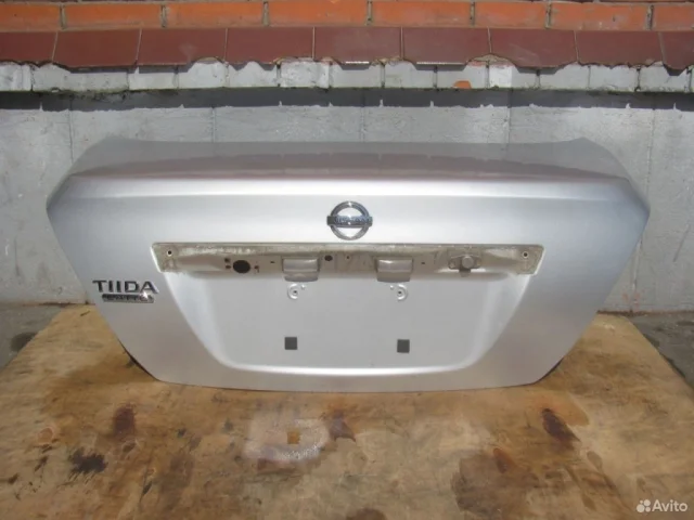Крышка багажника для Nissan Tiida SC11 Седан 2007-2014 на фотографиях