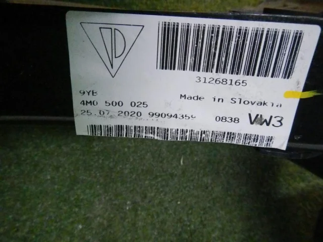 Задний стеклоочиститель для Audi Q7 4L 2005-2015 на фотографиях