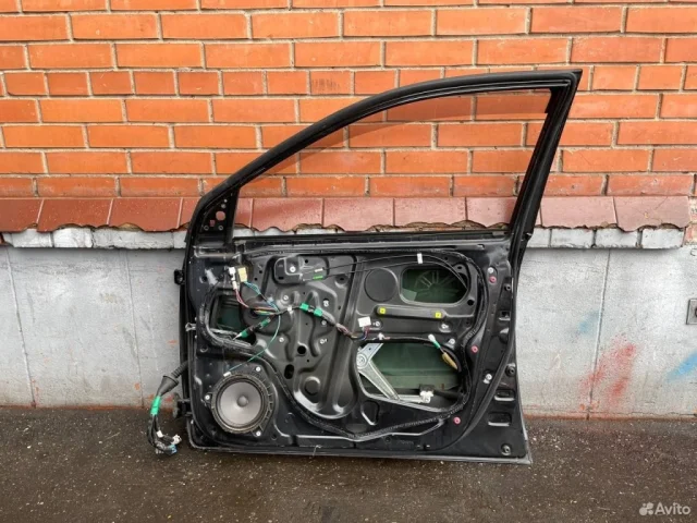 Дверь передняя правая для Toyota Corolla E120/E130 Седан 2000-2007 на фотографиях