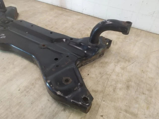 Подрамник двигателя для Mitsubishi Outlander II CW0W 2005-2012 на фотографиях