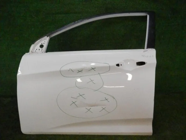 Дверь передняя левая для Hyundai Solaris 1 рестайлинг 2014-2017 на фотографиях