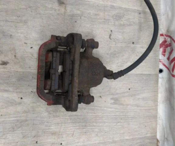 Тормозной цилиндр задний левый для Suzuki Grand Vitara 2005-2014 на фотографиях